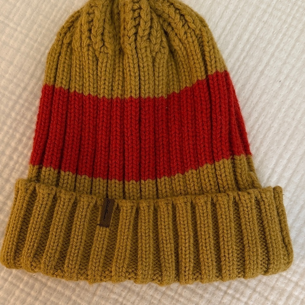 Eddie Bauer Ribbed Winter Beanie - Khaki with Red Stripe